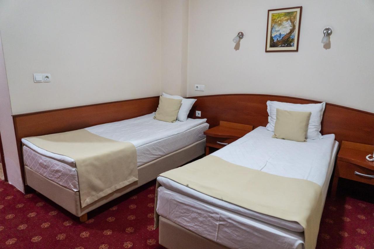 Hotel Salida 프릴레프 외부 사진