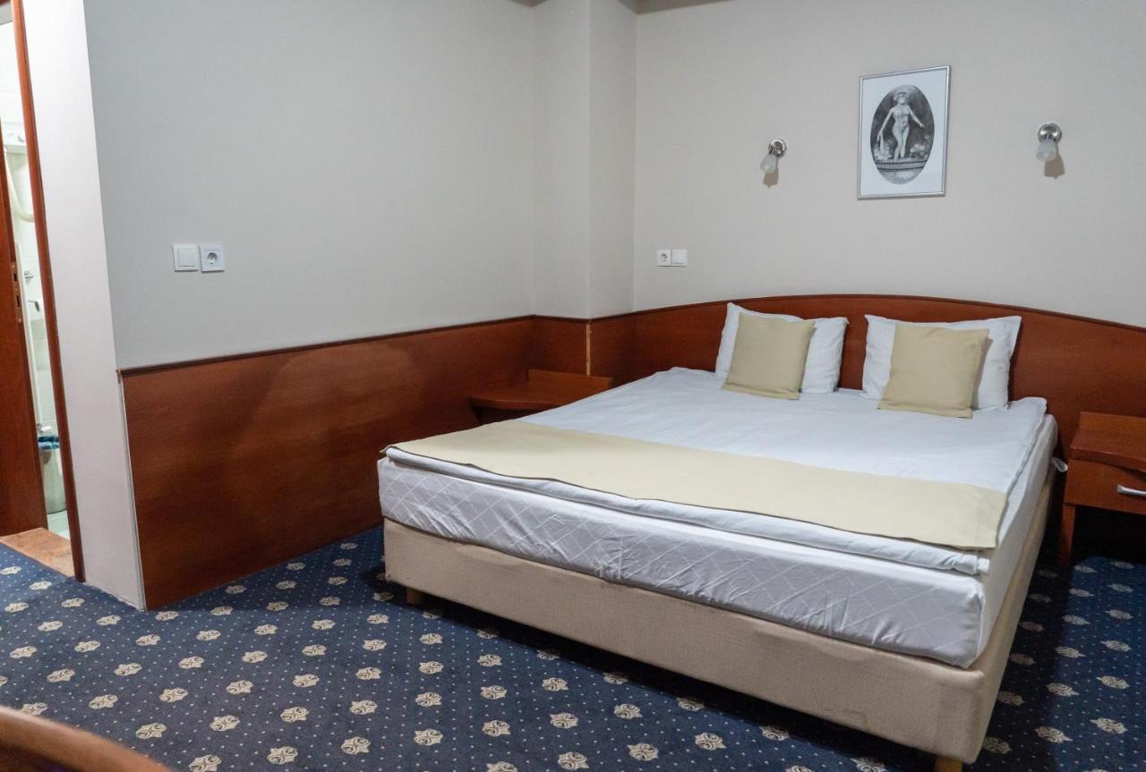 Hotel Salida 프릴레프 외부 사진