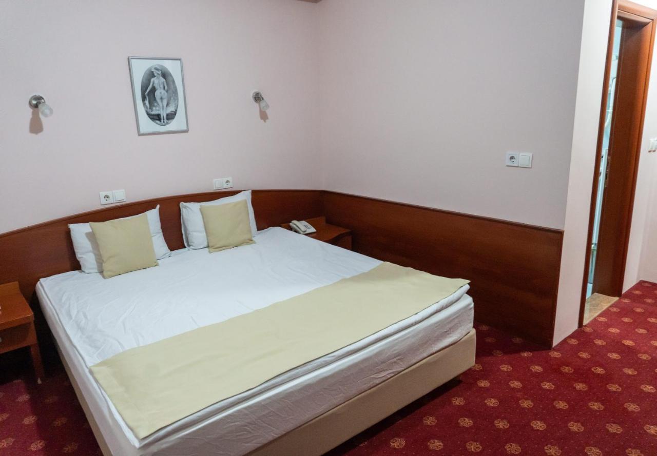Hotel Salida 프릴레프 외부 사진