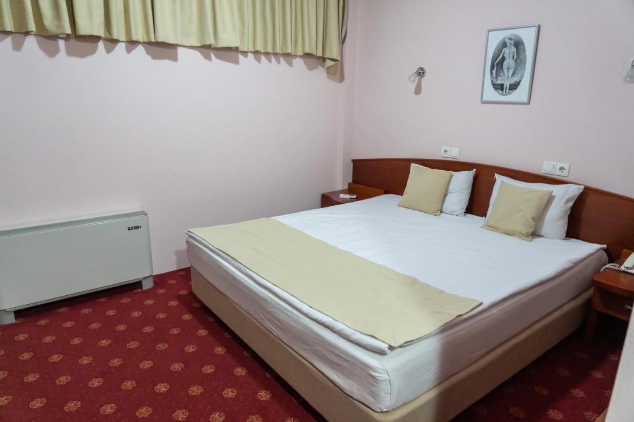Hotel Salida 프릴레프 외부 사진
