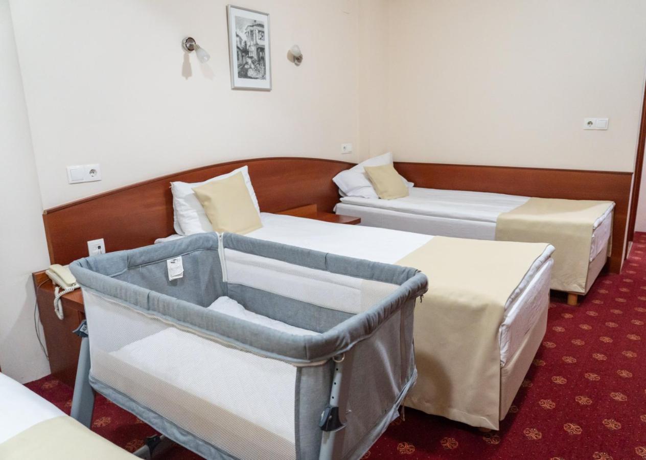 Hotel Salida 프릴레프 외부 사진