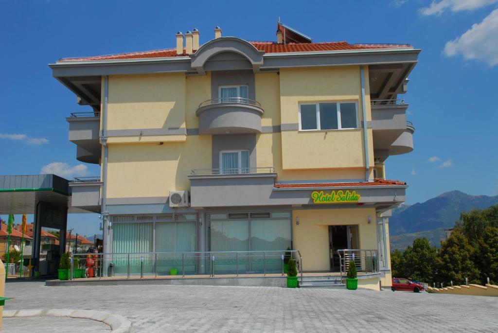 Hotel Salida 프릴레프 외부 사진